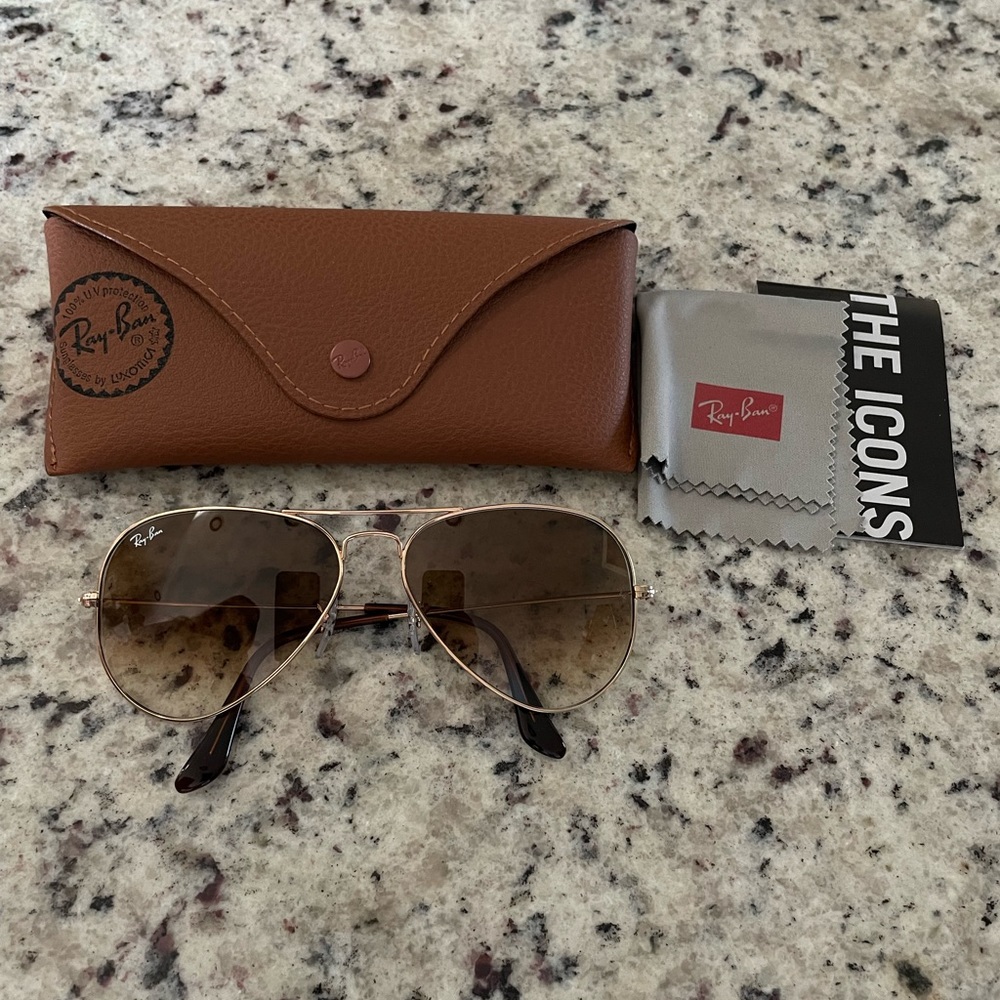 Ray-Ban Aviator Gradient Sunglasses - Picture 9 of 11